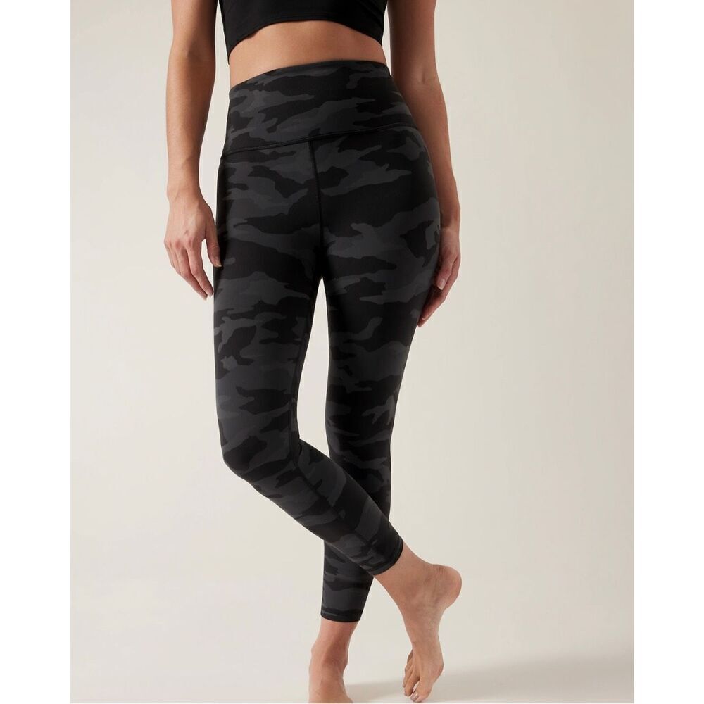 Athleta Elation Camo 7/8 Tight Black Gray Camo Leggings Size Small